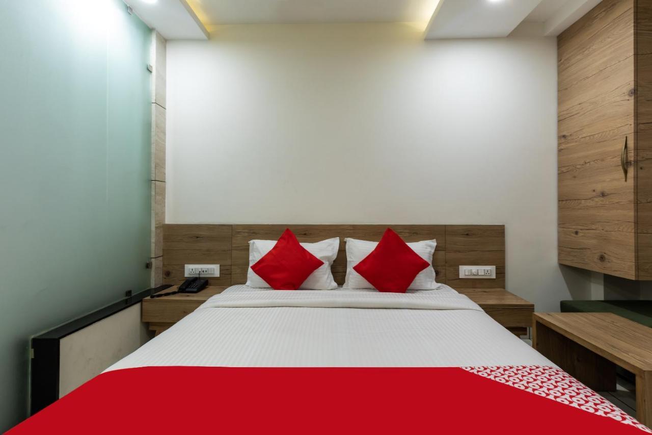 Capital O 47403 Hotel Manjeet Bhopal Exterior foto