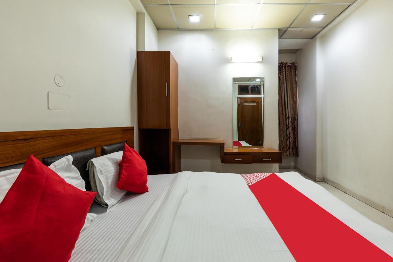 Capital O 47403 Hotel Manjeet Bhopal Exterior foto